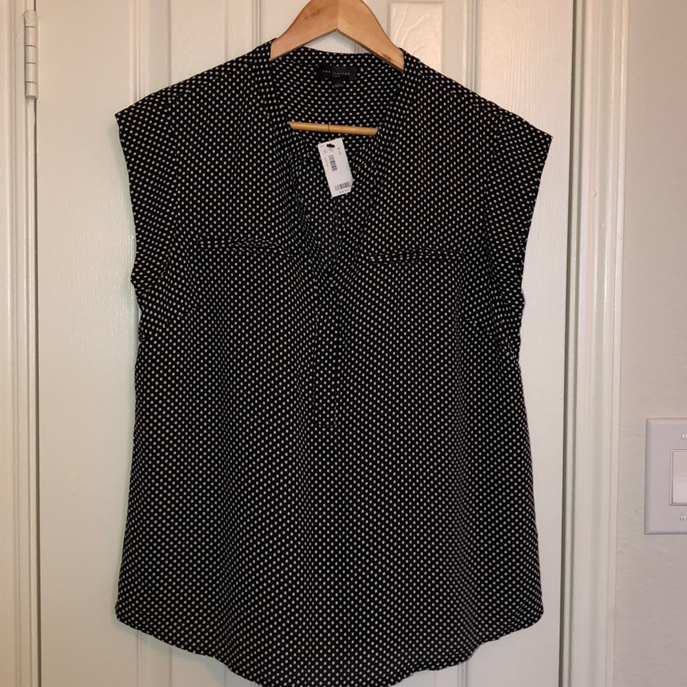 The Limited Sleeveless Polka Dot Shell Sz L NWT